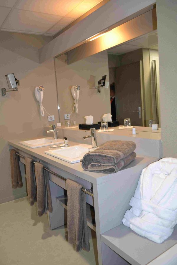 Hotel De Guyenne Talence Bagian luar foto