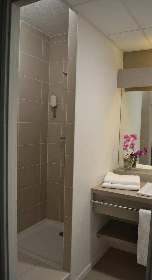 Hotel De Guyenne Talence Bagian luar foto